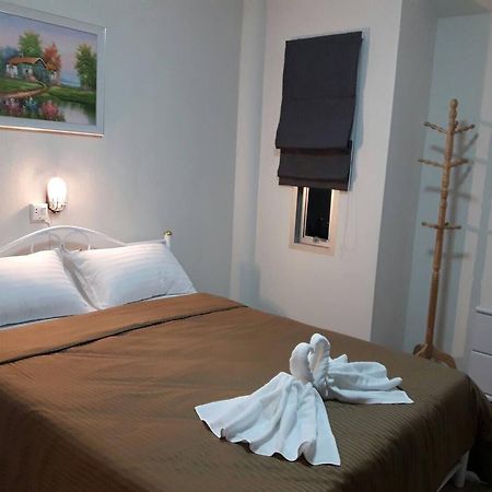 Hotel Baan Suan Geb Tawan Lop Buri Esterno foto
