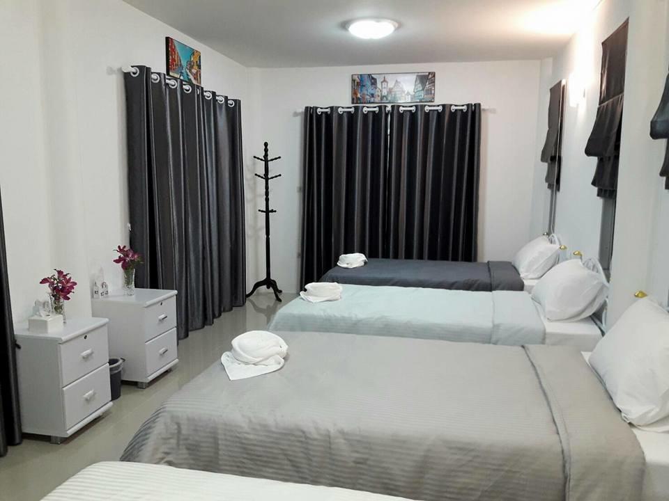 Hotel Baan Suan Geb Tawan Lop Buri Esterno foto