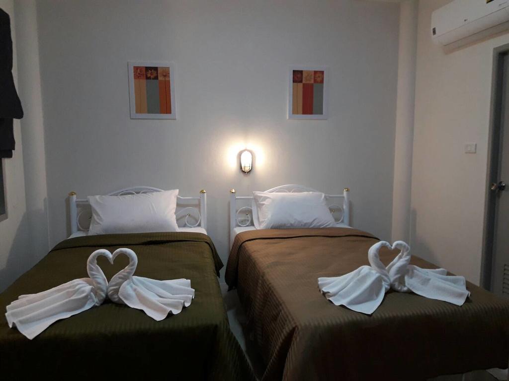 Hotel Baan Suan Geb Tawan Lop Buri Esterno foto