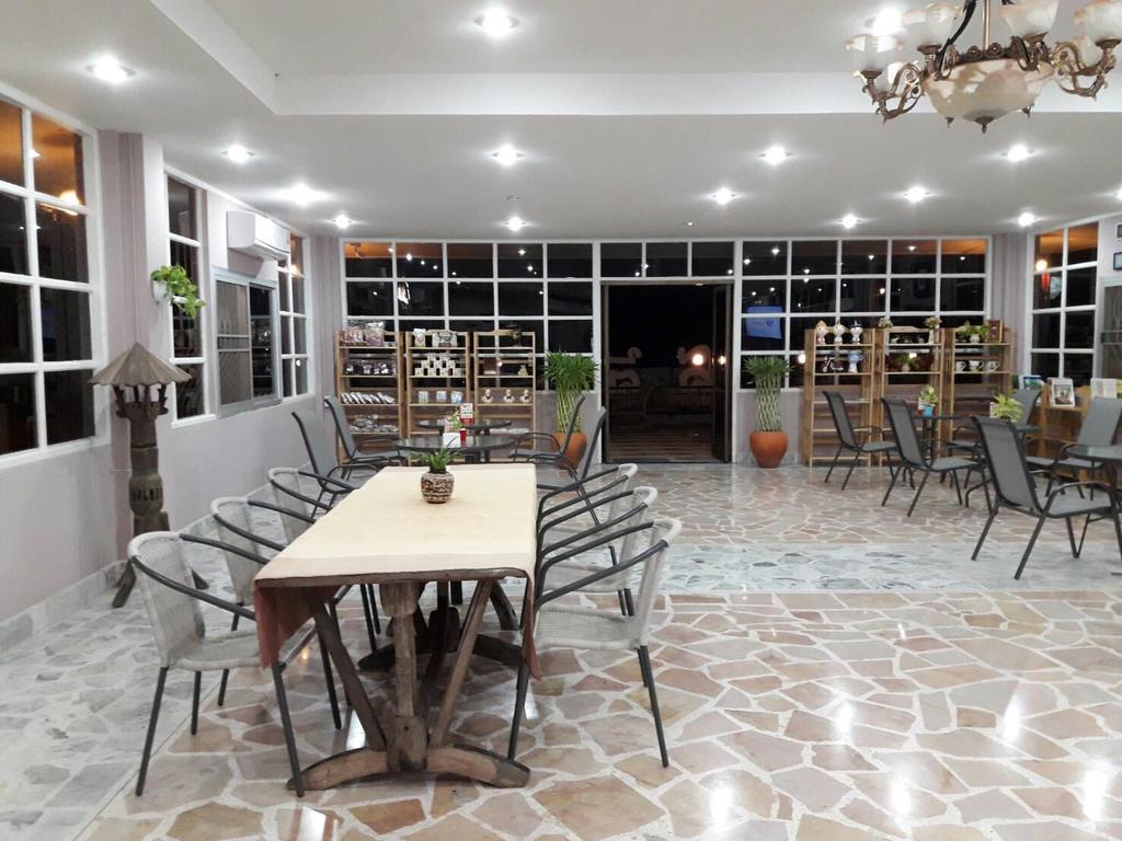 Hotel Baan Suan Geb Tawan Lop Buri Esterno foto